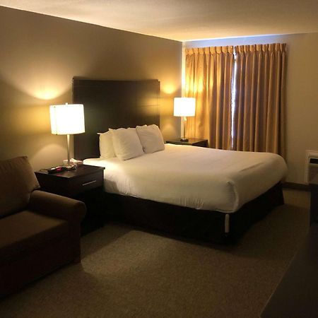 Travelodge By Wyndham Lindsay Bagian luar foto